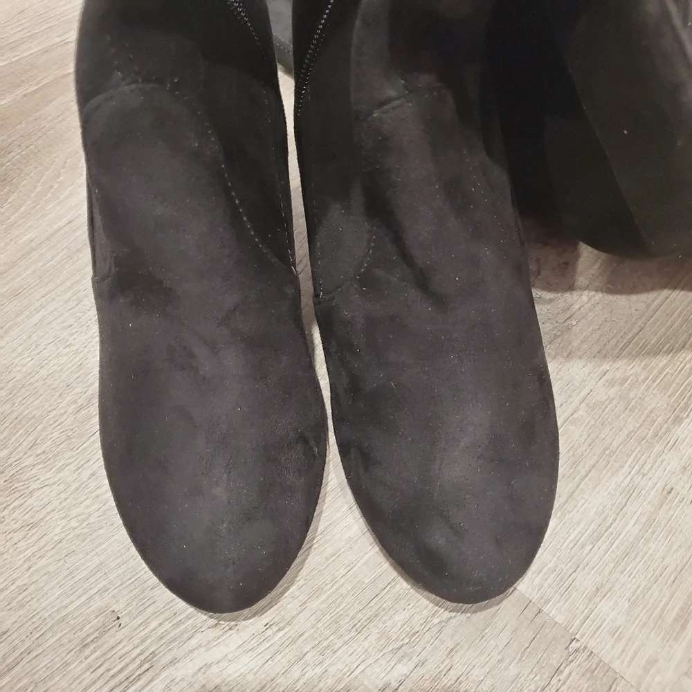 NEW Chinese Laundry Brinna Suedette Black Boots
